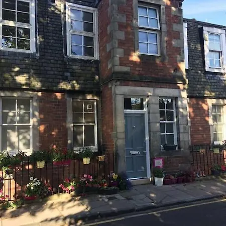 Beautiful Scandi-Inspired One Bed In Stockbridge Edinburgh Exterior photo