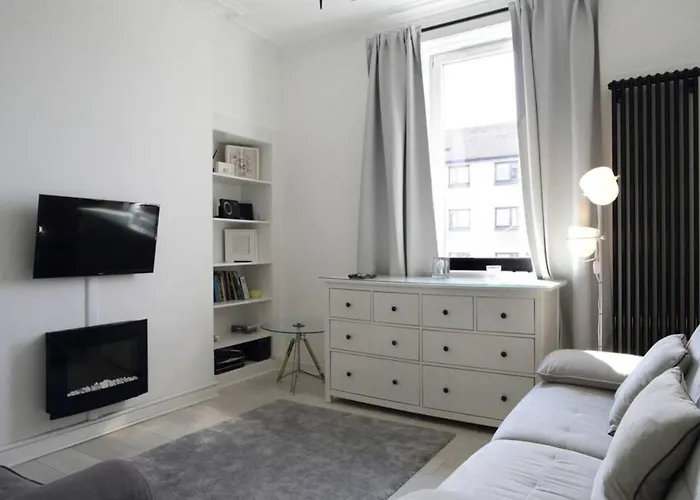 Beautiful Scandi-Inspired One Bed In Stockbridge
